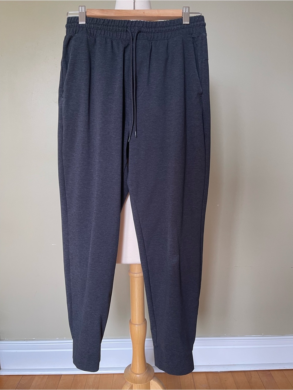 UNIQLO Airism Lightweight Joggers Pants